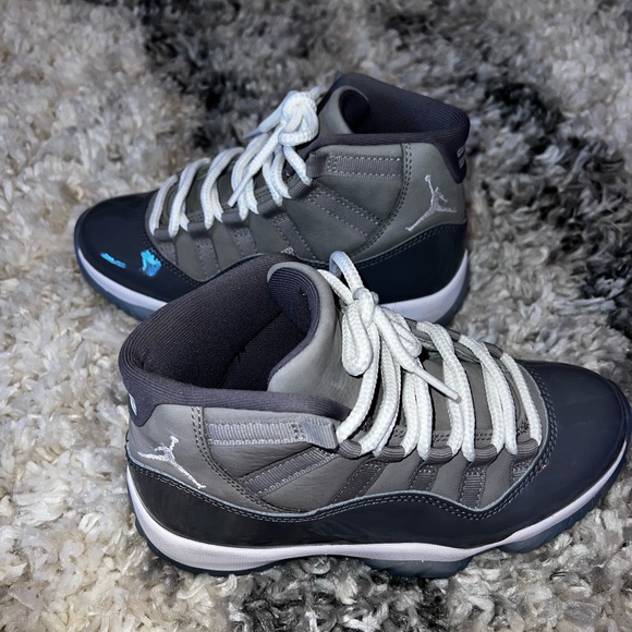 2021 Air Jordan 11 Retro Gray ‘Cool Grey’ - Picture 4 of 11
